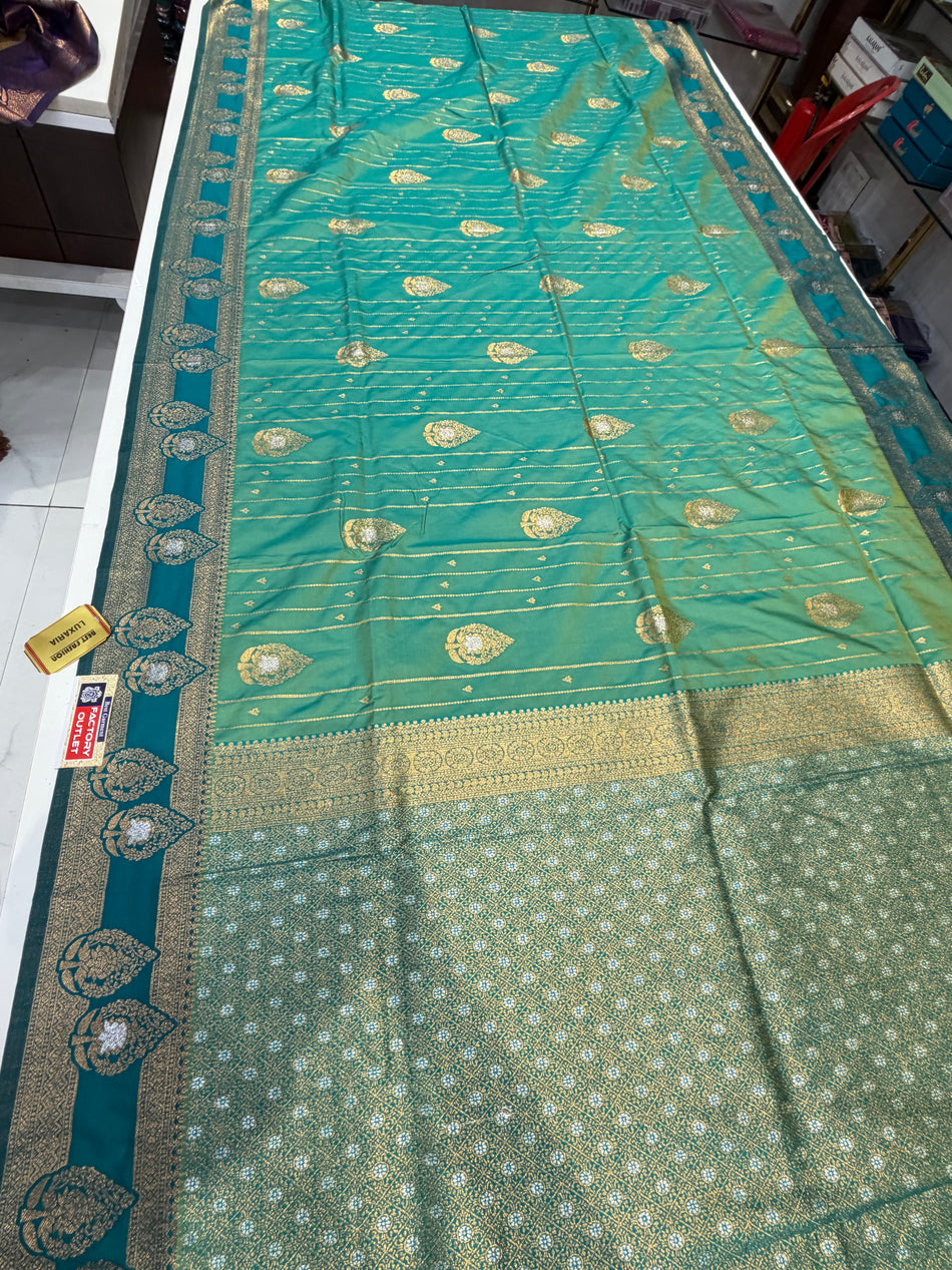 Soft silk trending saree (pista colour )